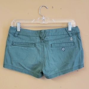 Volcom Shorts - Volcom Size 3 shorts Volcom Shorts - Volcom Size 3 shorts